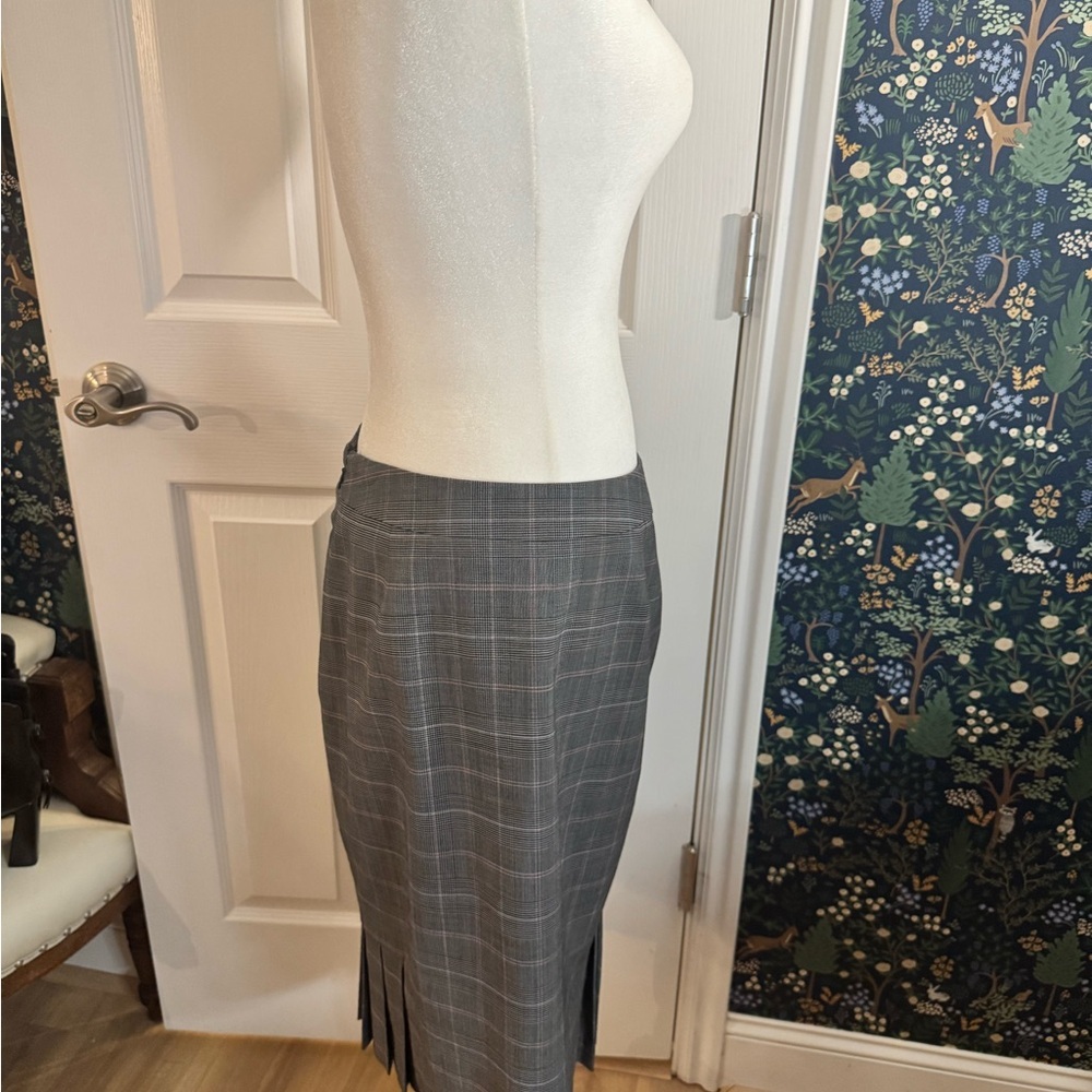 Tahari Gray and Pink Plaid A-Line Skirt - Picture 3 of 5